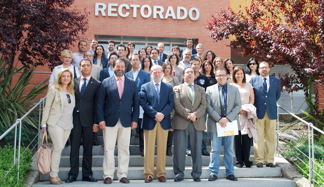 La Fundaci�n FACUA participa en la presentaci�n de los Curso...