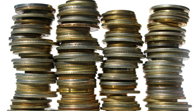 Los usuarios pagamos hasta 200 euros anuales en comisiones bancarias, seg�n un an�lisis de FACUA