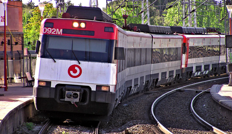 FACUA cree que el cierre y reducci�n de l�neas de tren conde...