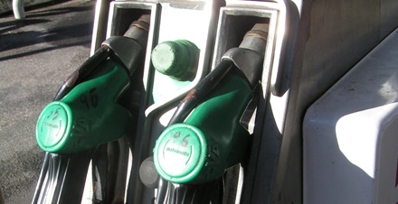 FACUA pide a la CNC que abra una investigaci�n sobre los precios de los carburantes