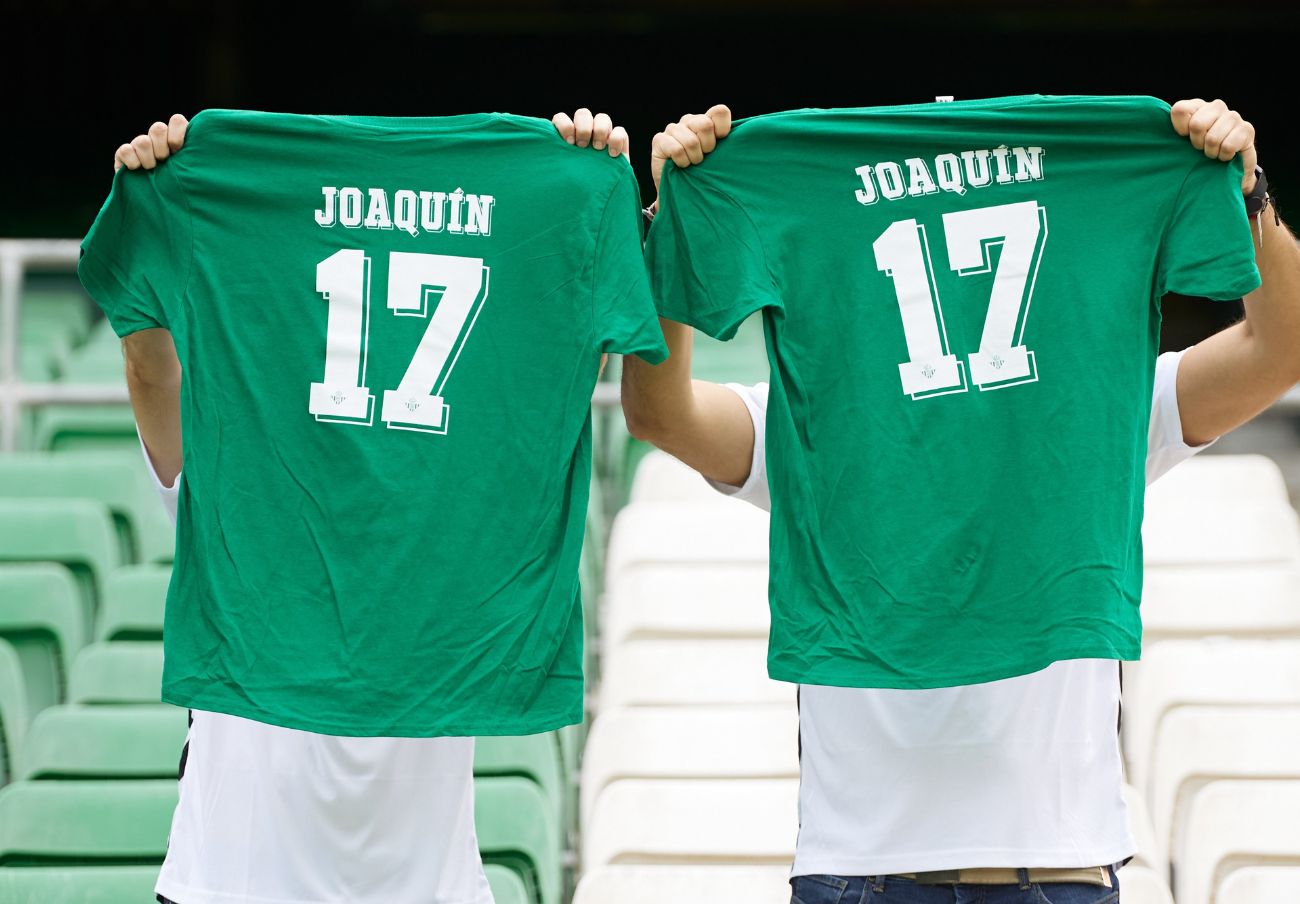 FACUA Sevilla insta al Betis a entregar la camiseta de homenaje a Joaquín a los asistentes al partido