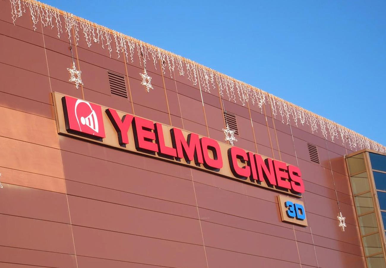 FACUA Andalucía denuncia a 5 cines Yelmo por reincidencia al prohibir la entrada con comida y bebida