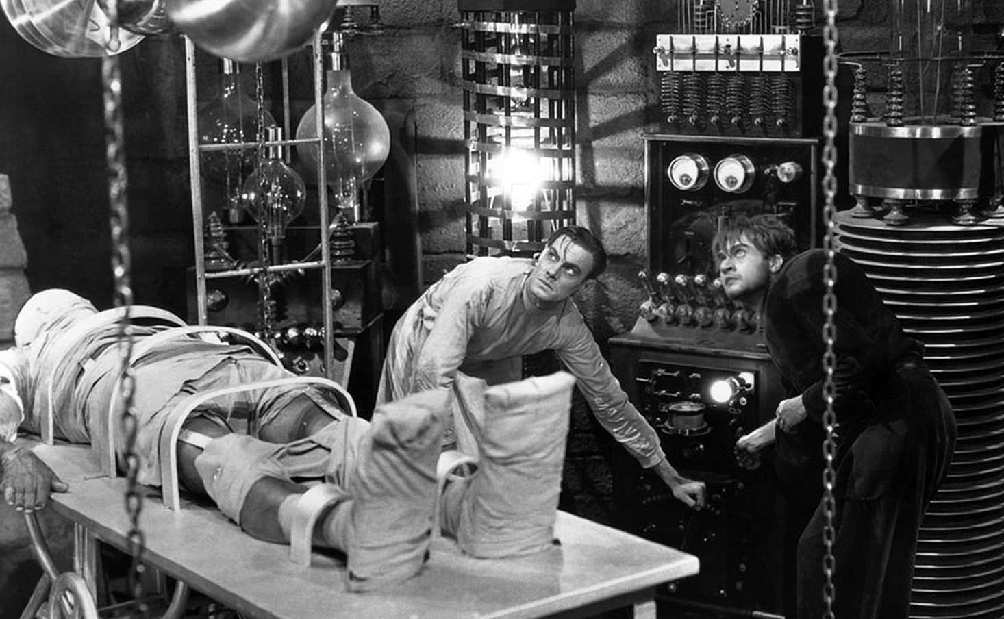 La novela de Mary Shelley puede servir casi de guion para describir lo ocurrido con el sistema eléctrico en los últimos años. | Imagen: Fotograma de la película de 1931 'El doctor Frankenstein', de James Whale (Universal). La novela de Mary Shelley puede servir casi de guion para describir lo ocurrido con el sistema eléctrico en los últimos años. | Imagen: Fotograma de la película de 1931 'El doctor Frankenstein', de James Whale (Universal).