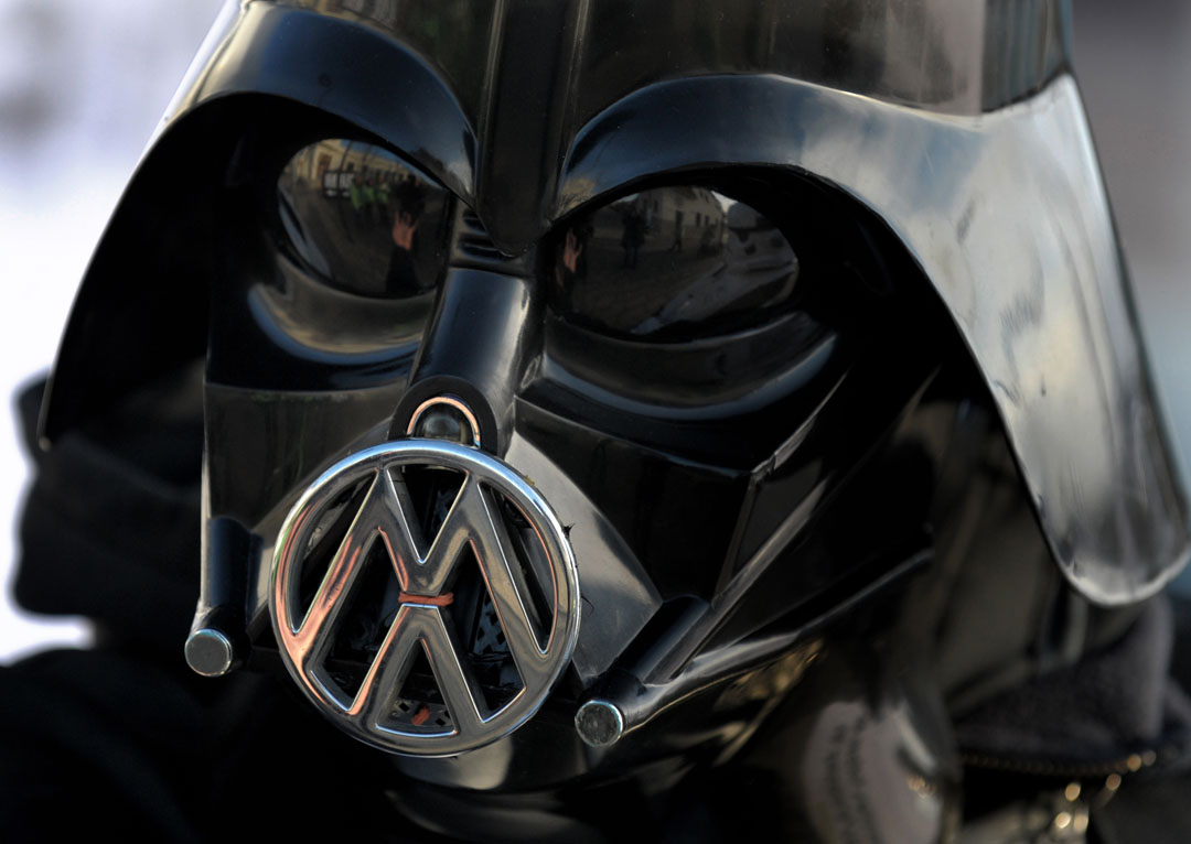 Imagen de la campaña de Greenpeace contra las emisiones contaminantes de Volkswagen. Imagen de la campaña de Greenpeace contra las emisiones contaminantes de Volkswagen.