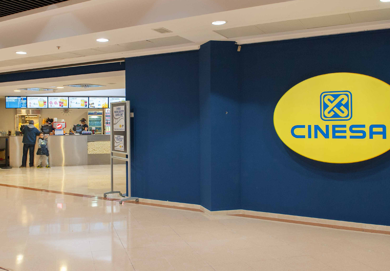 FACUA denuncia al grupo Cinesa por no permitir la entrada a sus salas con comida y bebida del exterior FACUA denuncia al grupo Cinesa por no permitir la entrada a sus salas con comida y bebida del exterior