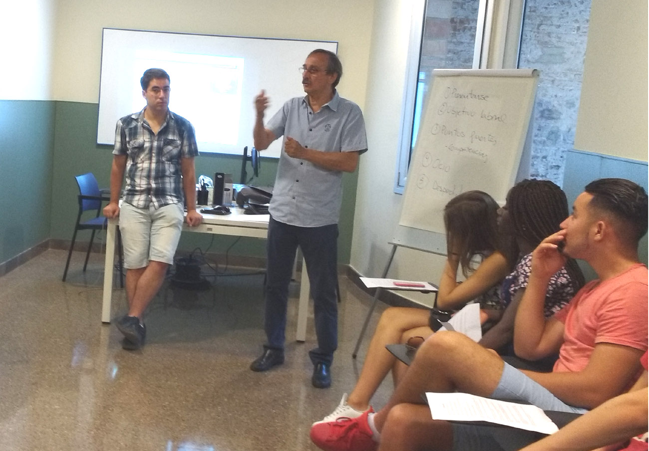 FACUA Catalunya imparte en Barcelona una charla informativa para jóvenes extutelados FACUA Catalunya imparte en Barcelona una charla informativa para jóvenes extutelados