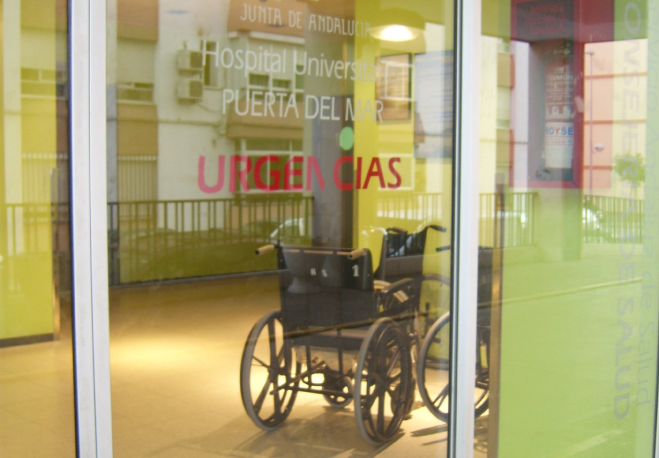 FACUA Cádiz critica la innecesaria digitalización del acceso al hospital Puerta del Mar