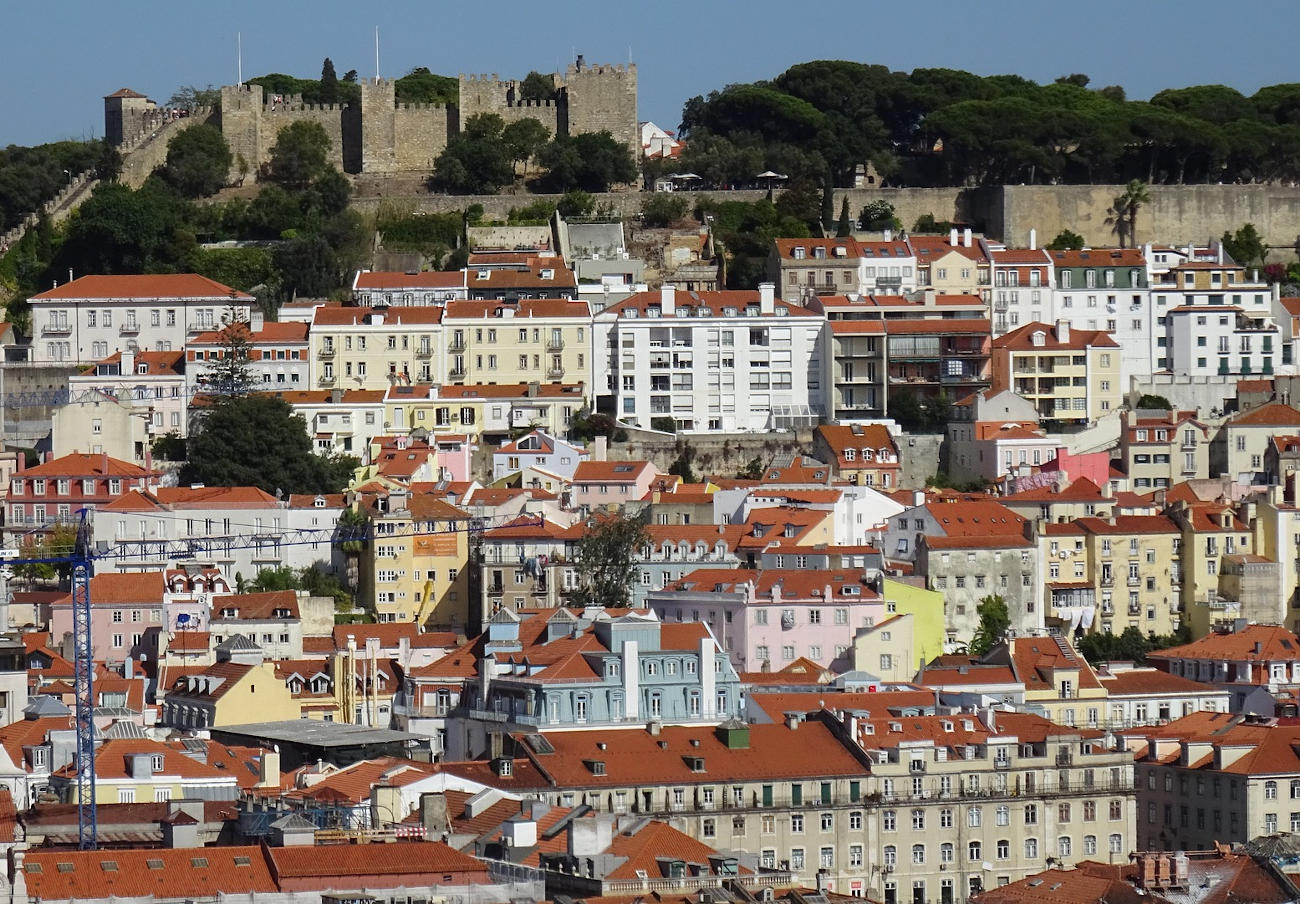 Lisboa aprueba multas de hasta 15.000 euros por servir comida en plástico