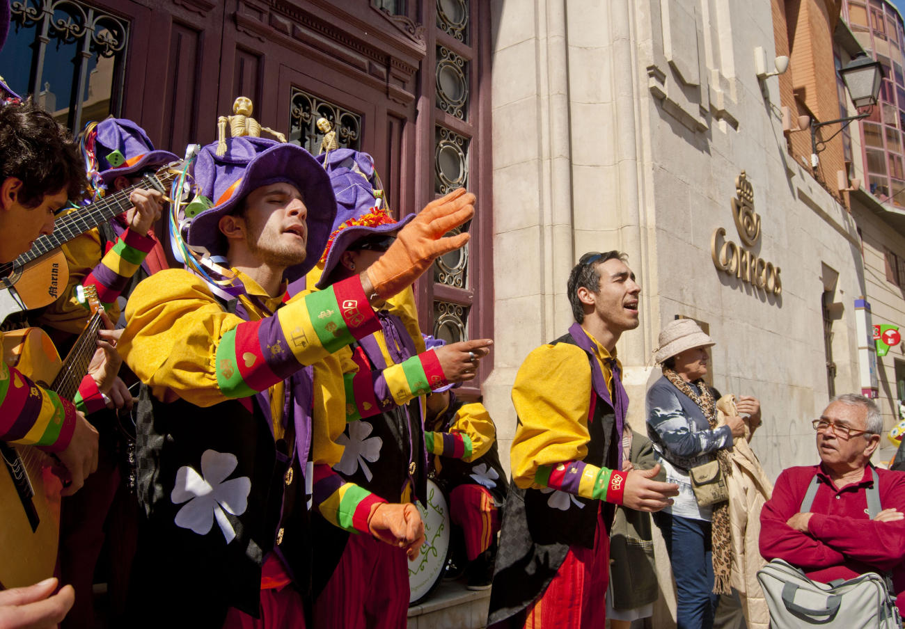FACUA Cádiz critica que el Ayuntamiento convierta a Cruzcampo en patrocinador oficial del Carnaval