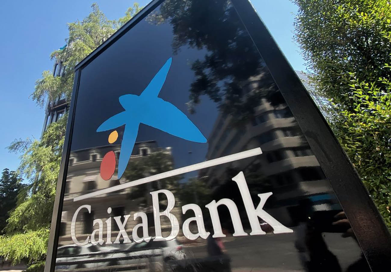 Caixabank y Bankia están en proceso de fusión. | Imagen: Europa Press.
