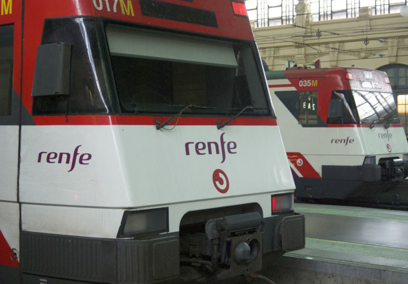 FACUA Comunidad Valenciana se suma a la concentración por un tren sostenible y de calidad