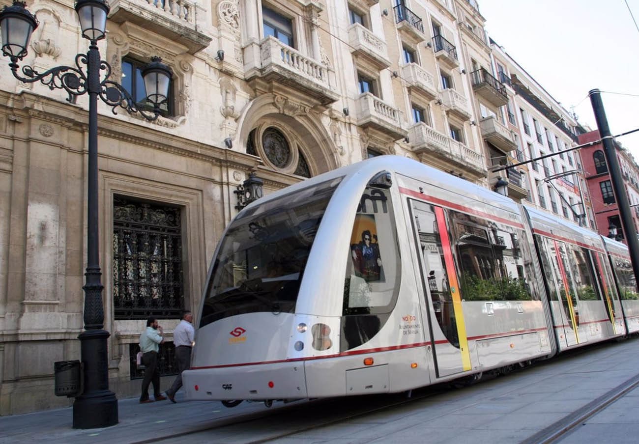 Bonos de transporte: la mejor opción para ahorrar al moverse por Sevilla, según un estudio de FACUA