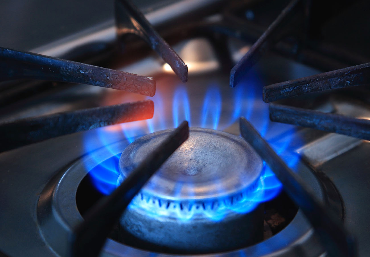 Feníe, Lucera y Naturgy son las compañías con las ofertas más caras de gas natural