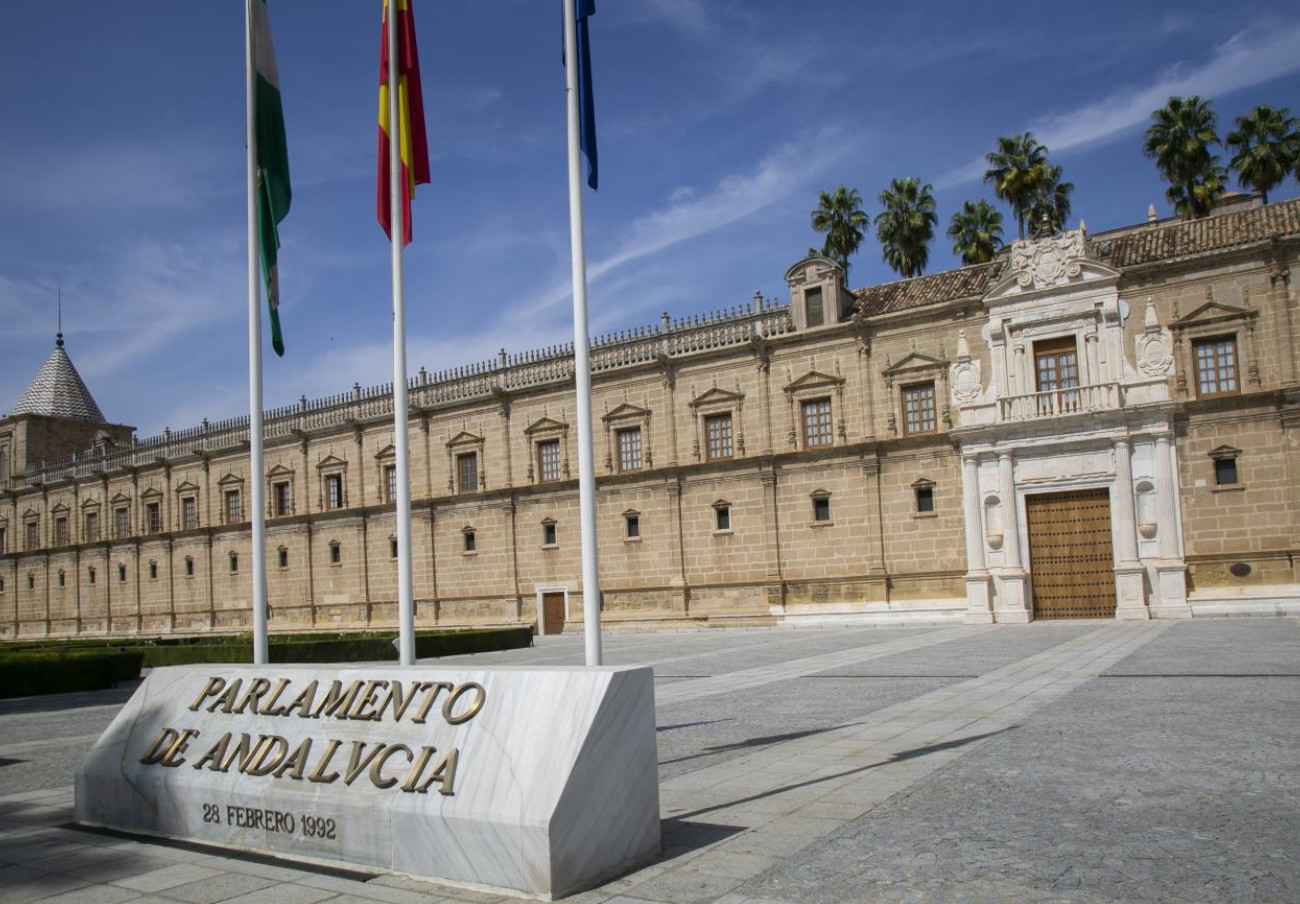 El Gobierno andaluz disfraza de "trabas administrativas" la eliminación de derechos de los consumidores