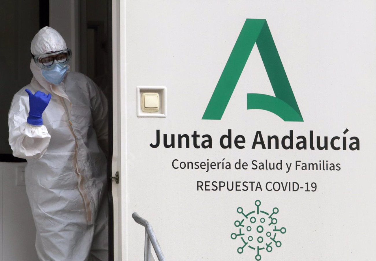 Multitud de citas para la tercera dosis anuladas por la Junta: FACUA Andalucía critica la falta de avisos