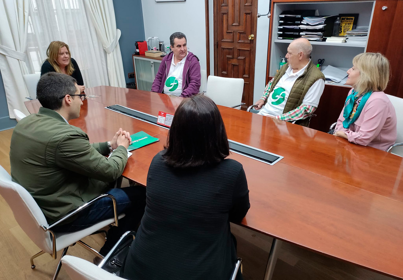 FACUA Asturias se reúne con la alcaldesa de Sama de Langreo