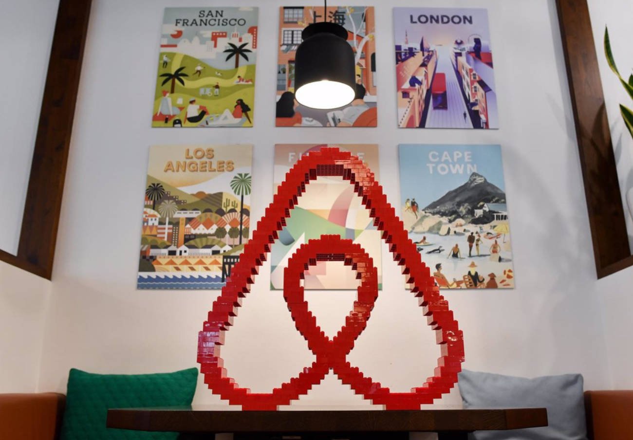 Barcelona multará con 60.000 euros a Airbnb si no elimina 4.100 anuncios de habitaciones sin licencia