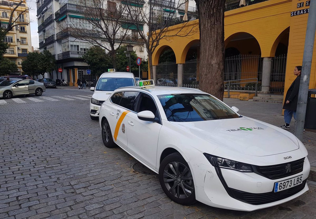 Un análisis de FACUA Sevilla detecta precios en las VTC hasta un 57% más caros que en el taxi