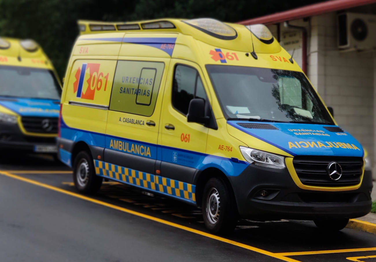 FACUA Galicia denuncia a Ambulancias Rías Baixas por tener un número 902 como teléfono para urgencias