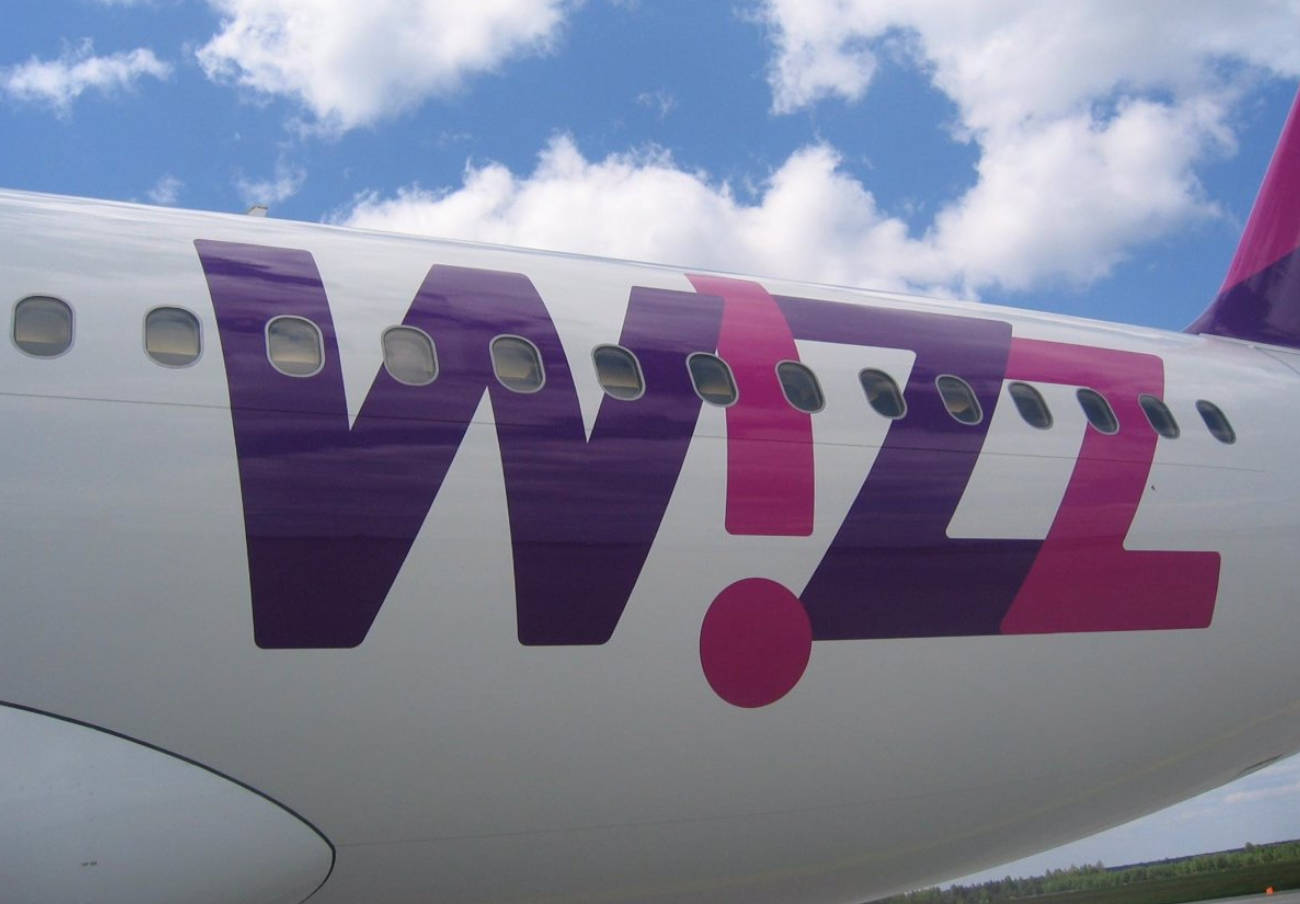 Cataluña zanja con una ridícula multa de 3.000 euros que Wizz Air no facilite un teléfono gratuito