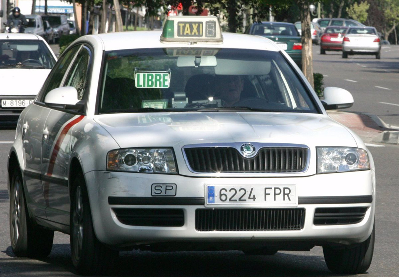 FACUA Córdoba presenta sus alegaciones a las tarifas del taxi de la capital para 2023