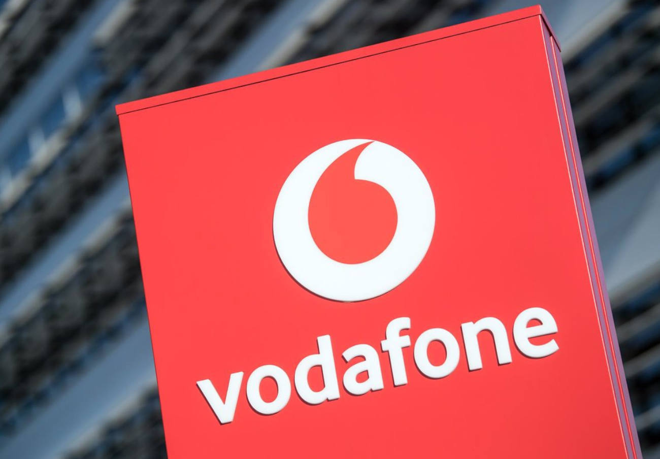 Vodafone le cobró durante dos años por líneas que no contrató: FACUA logra que le devuelvan 1.566 euros
