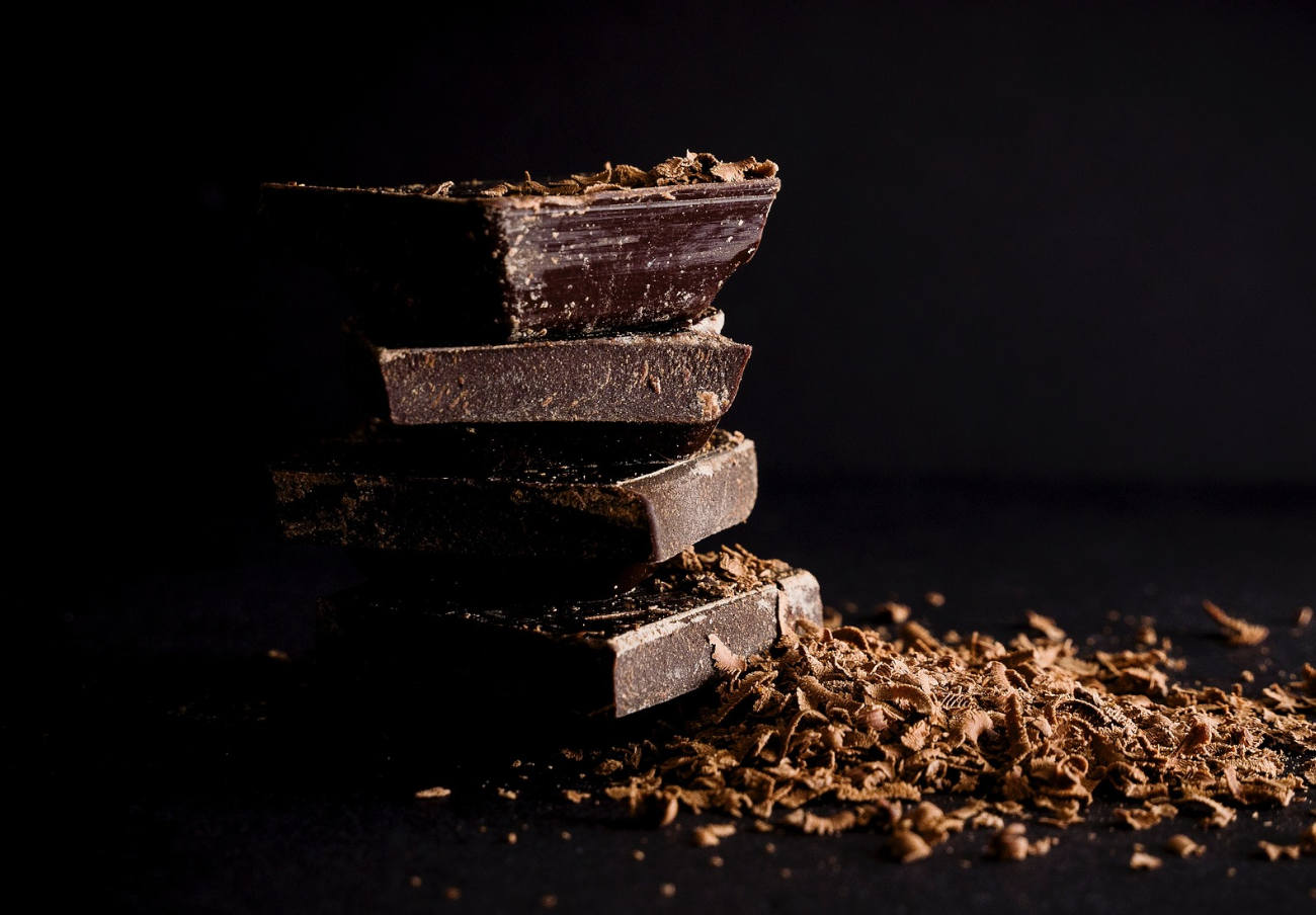 Alertan de la presencia de almendra no declarada en decenas de marcas de chocolate negro sin azúcar