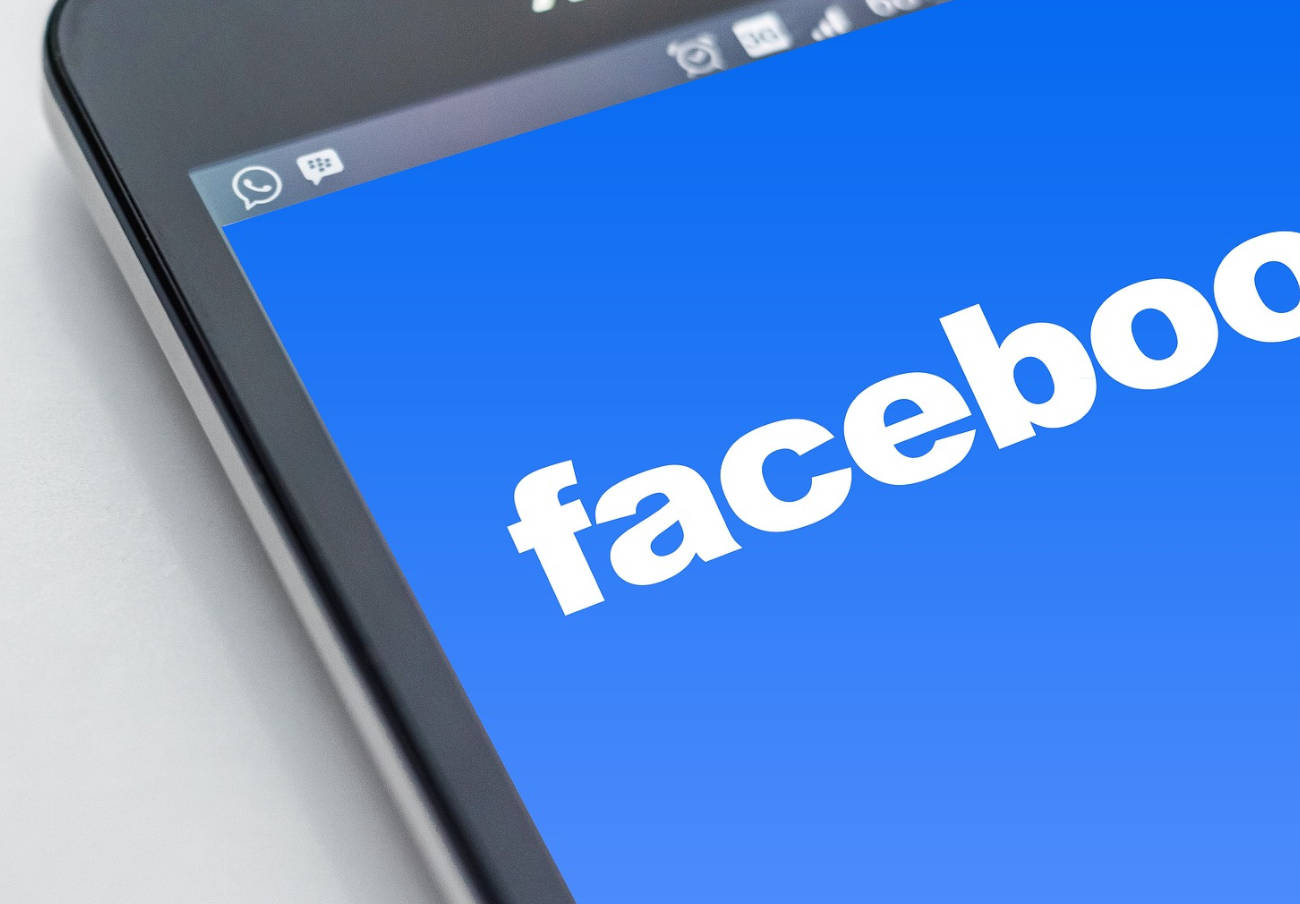 Bruselas acusa a Meta de favorecer a Facebook en la competencia de anuncios clasificados online