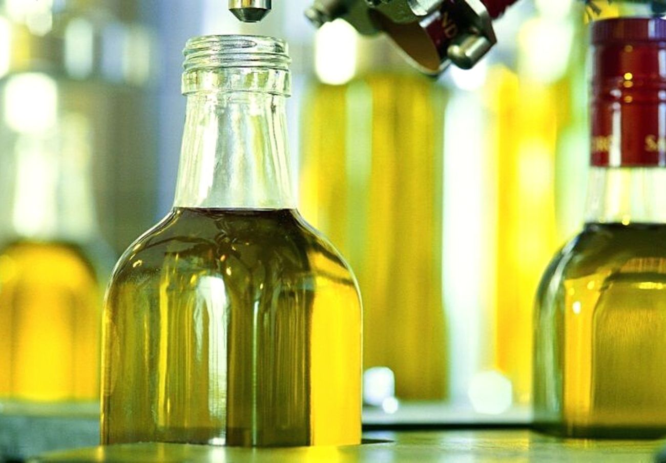Extremadura ordena inmovilizar 9 marcas de aceite vendidas por empresas sin registro sanitario