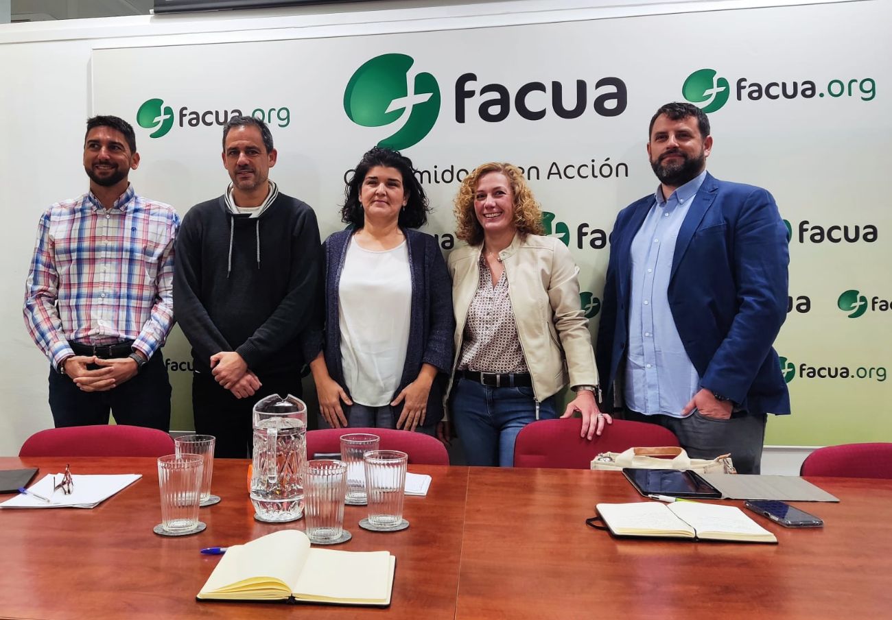 FACUA Sevilla se reúne con la confluencia para las Municipales encabezada por dirigentes de Podemos e IU
