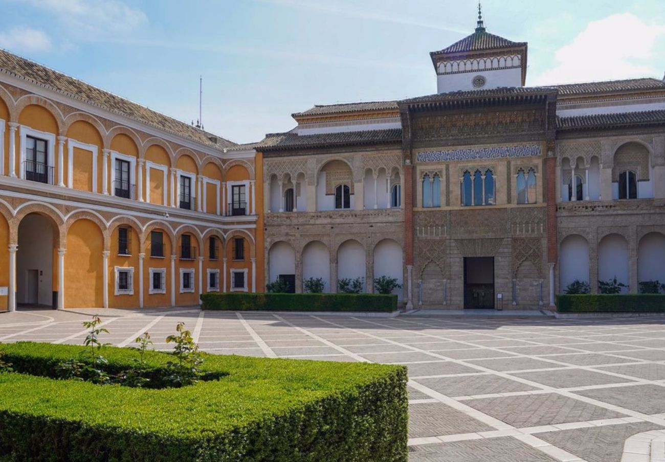 FACUA Sevilla insta al Patronato del Real Alcázar a que cumpla la ley y permita el pago en metálico
