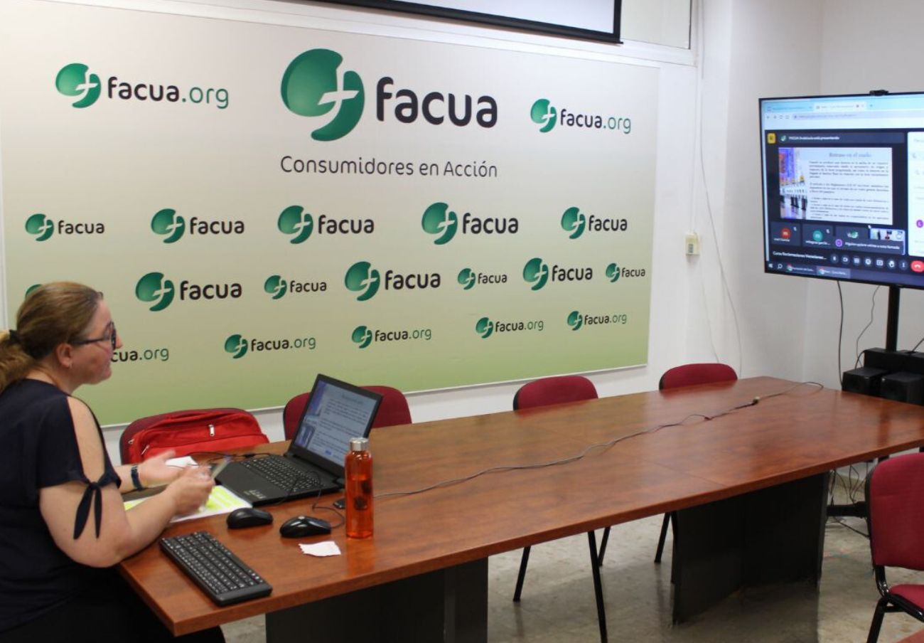 FACUA Andalucía imparte una formación a afiliados de CCOO sobre los abusos típicos en verano