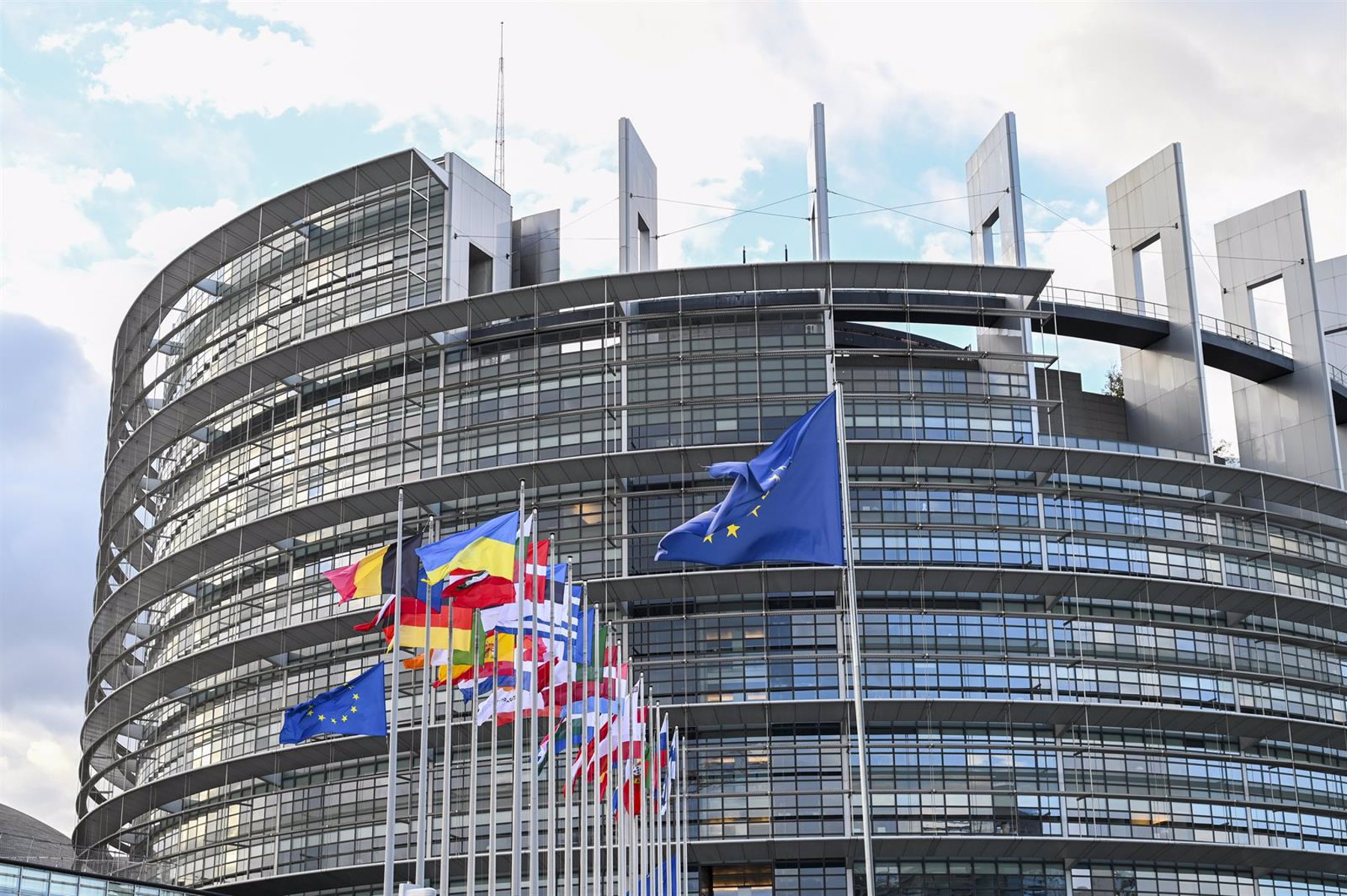 Els vincles empresarials de l'entramat OCU/Euroconsumers arriben al Parlament Europeu