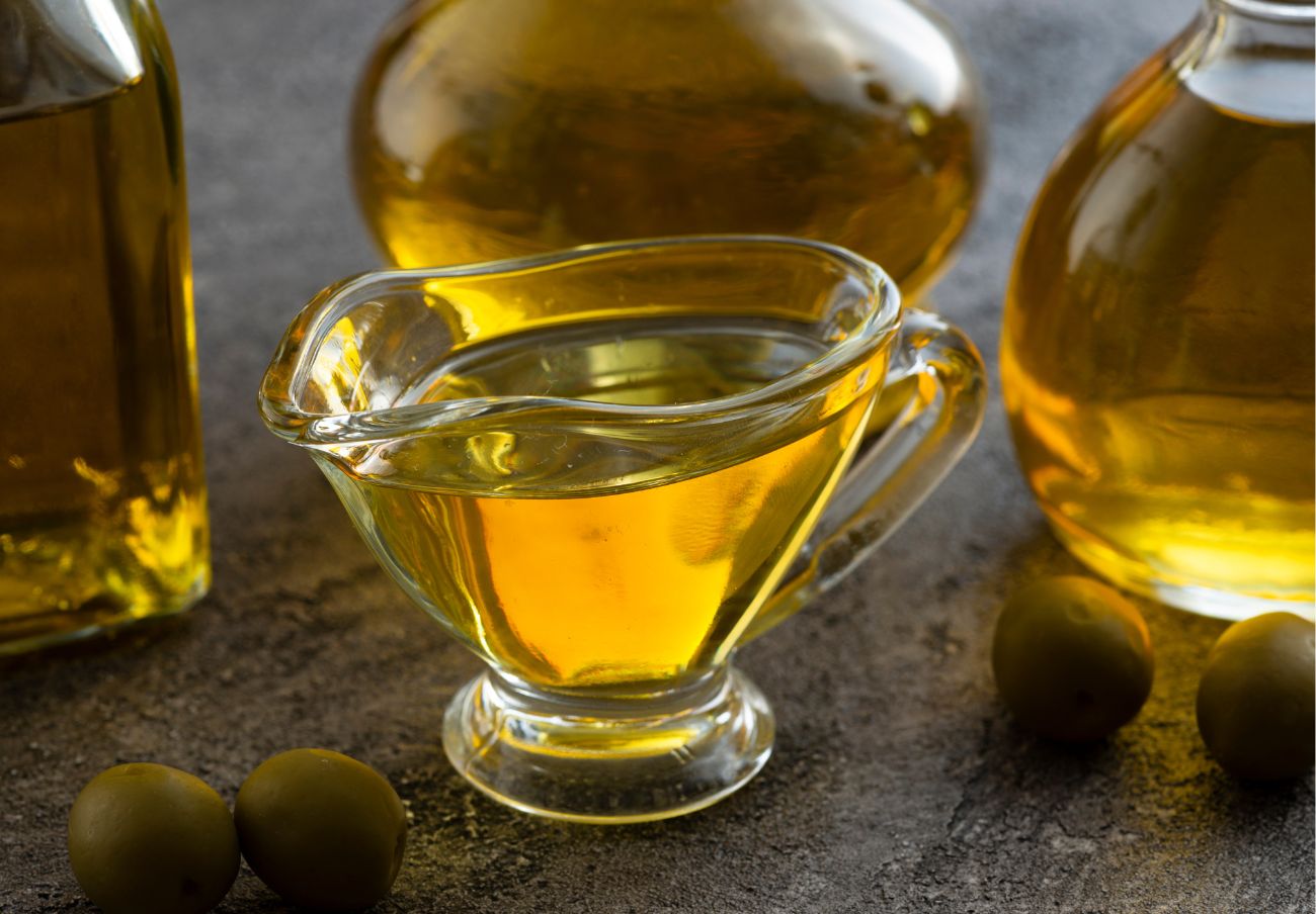 El litro de aceite de oliva virgen ha subido hasta 7,36 euros en los súper desde enero