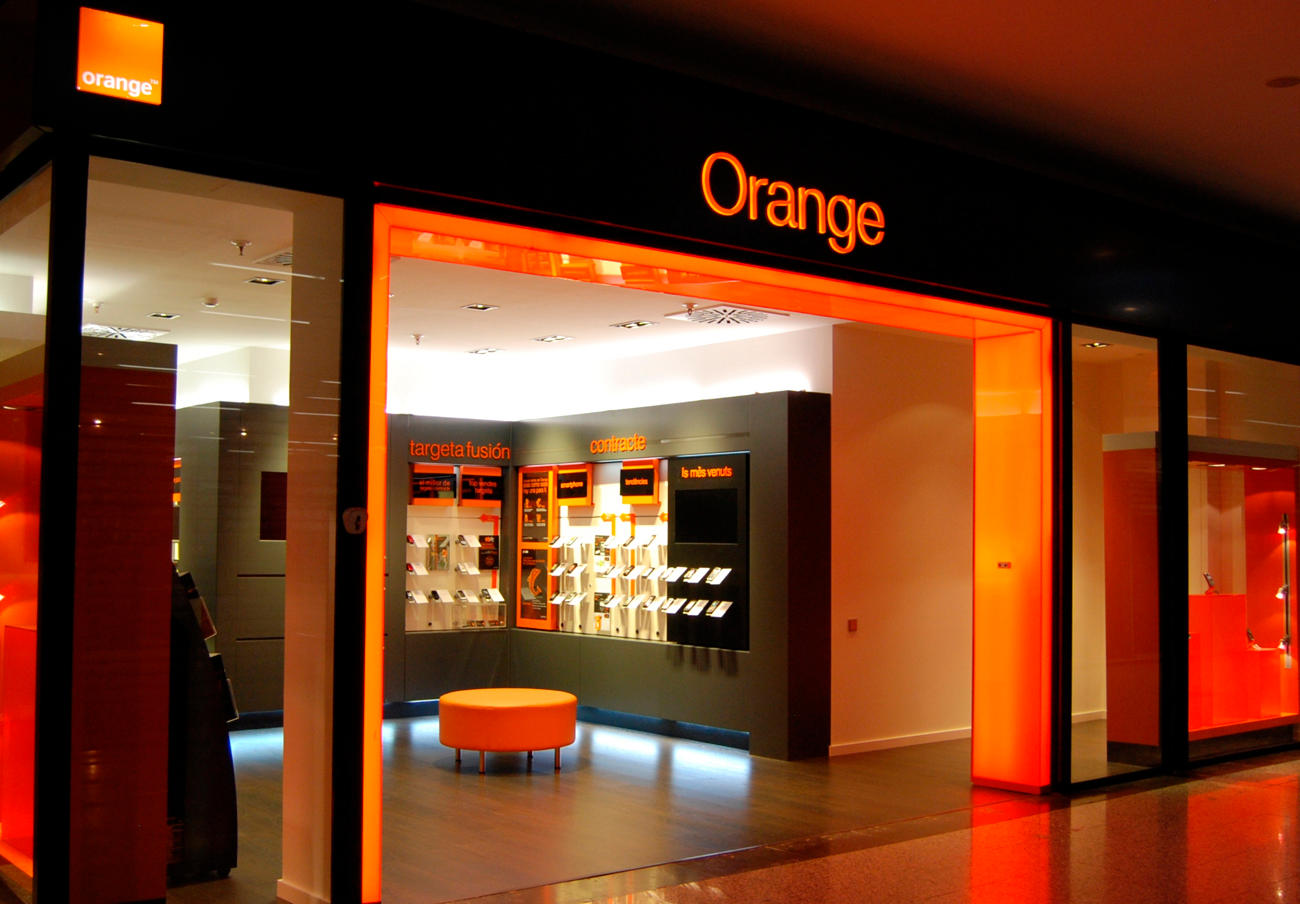 Orange facturó a un usuario más de 1.000 euros por una llamada de 0 segundos 'realizada' a sí mismo durante un vuelo con el móvil apagado