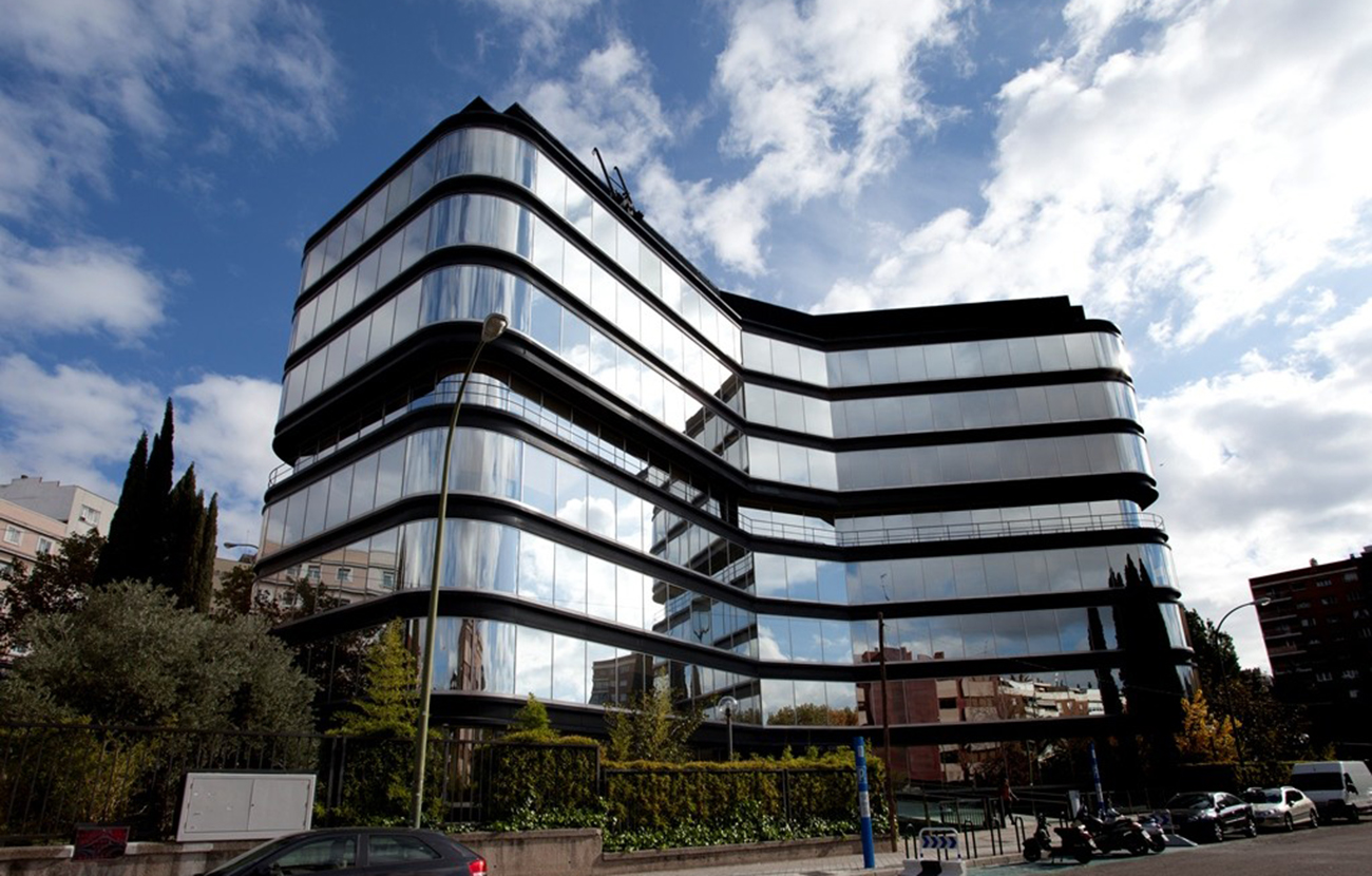 La CNMV alerta de 22 entidades financieras sin permiso para ofrecer servicios de inversión en 7 países La CNMV alerta de 22 entidades financieras sin permiso para ofrecer servicios de inversión en 7 países