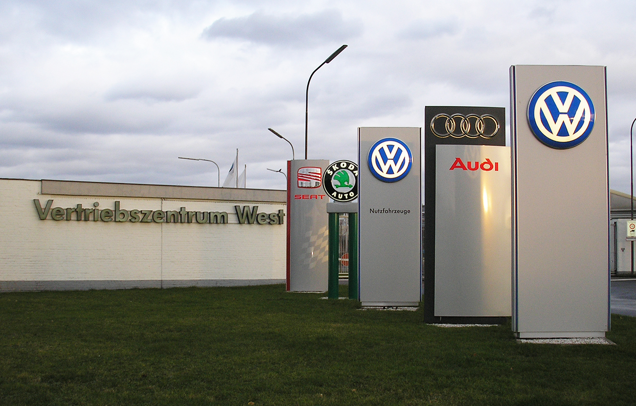 EE UU acusa a Volkswagen de usar software manipulador de emisiones en Porsche y Audi y la empresa lo niega EE UU acusa a Volkswagen de usar software manipulador de emisiones en Porsche y Audi y la empresa lo niega